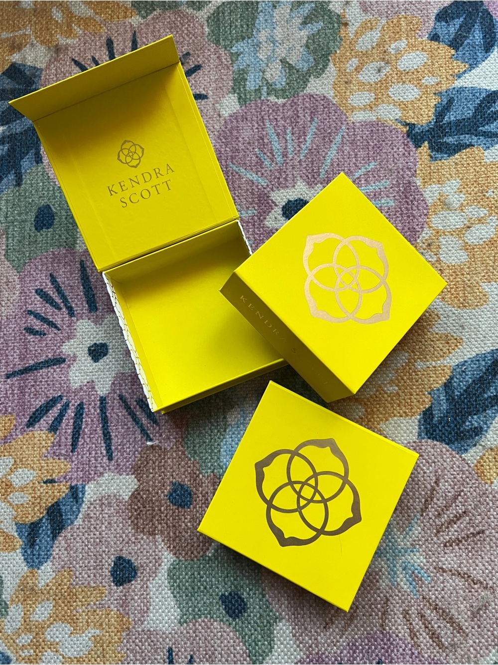 Kendra Scott Bright Yellow Jewelry Box Set of 3